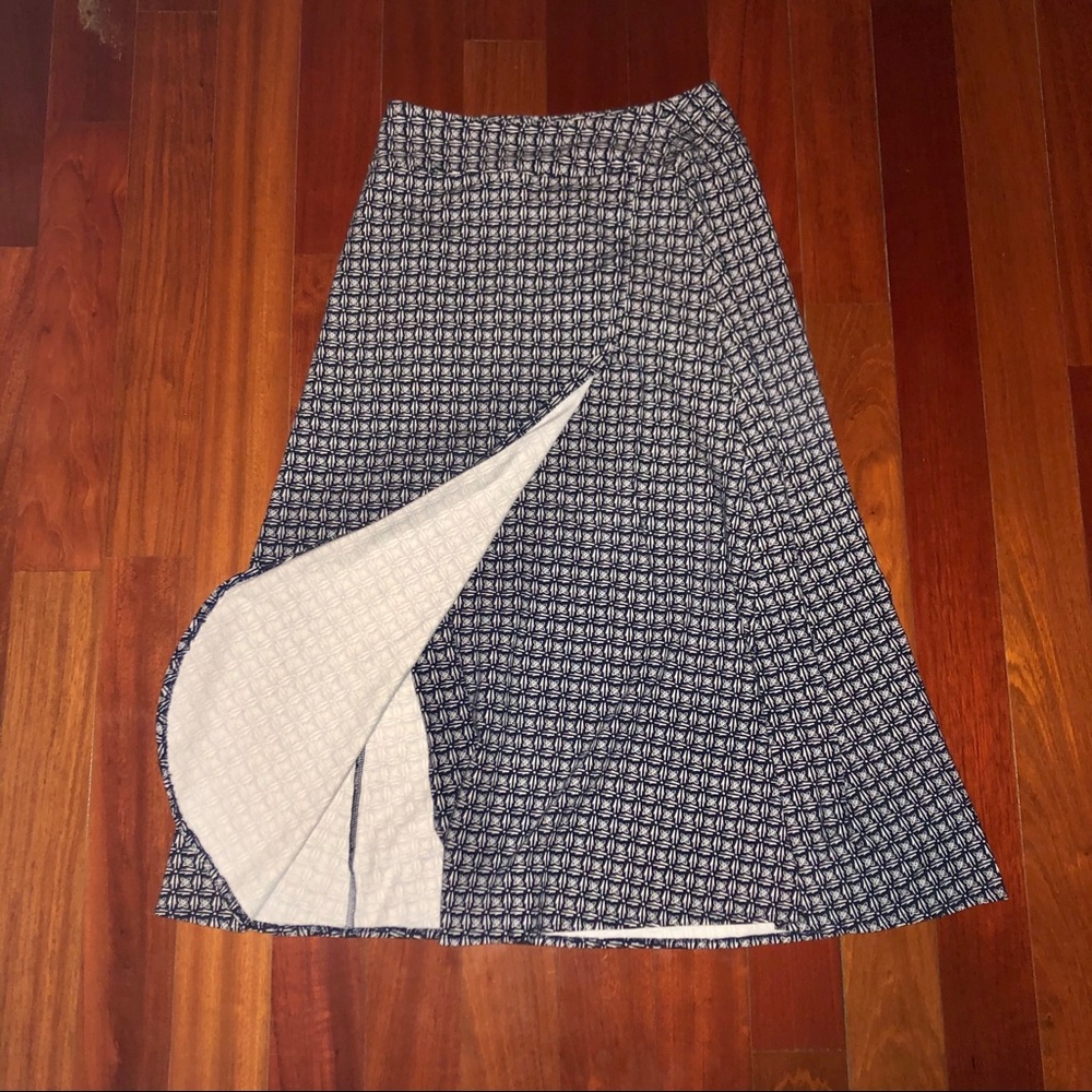 Warm navy blue and white pattern midi skirt